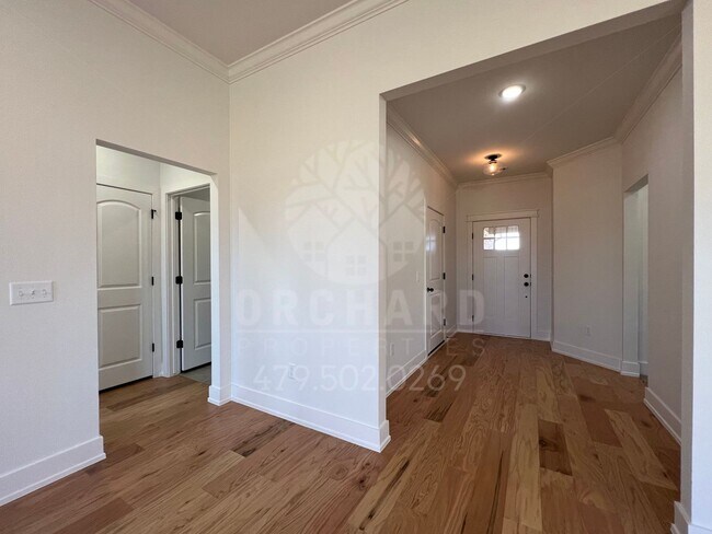 Building Photo - Tontitown - Single-Family Home- Beautiful Applewood Plan