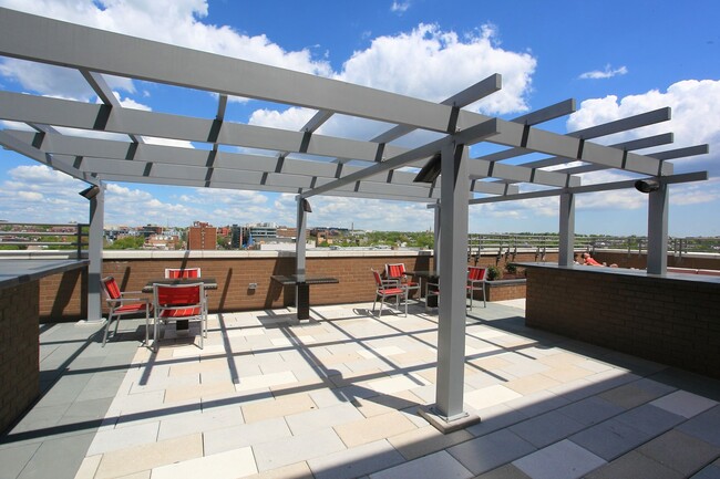 Rooftop Deck with Grilling Stations - Jefferson Marketplace