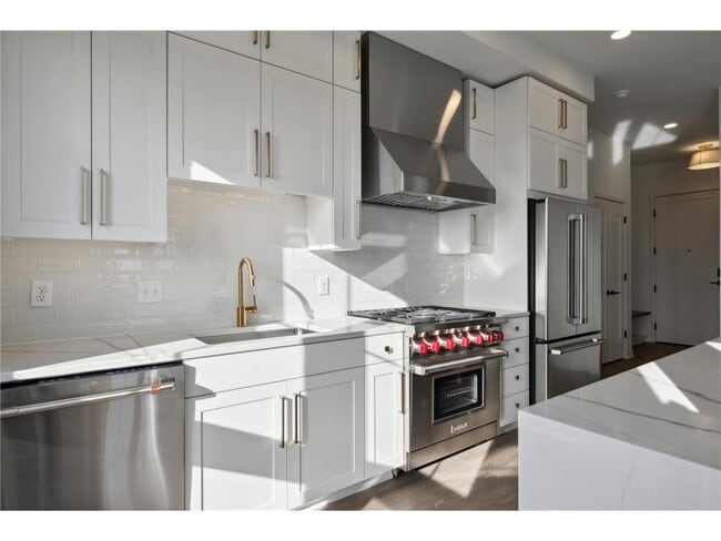 Foto del edificio - 4917 Eden Ave