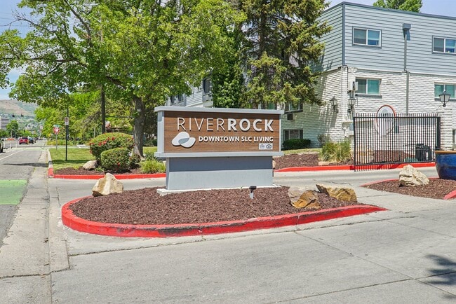 Foto del edificio - River Rock