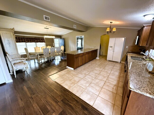 Foto del edificio - 212 Thornton Ln