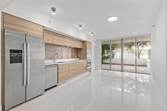 Building Photo - 6620 Indian Creek Dr