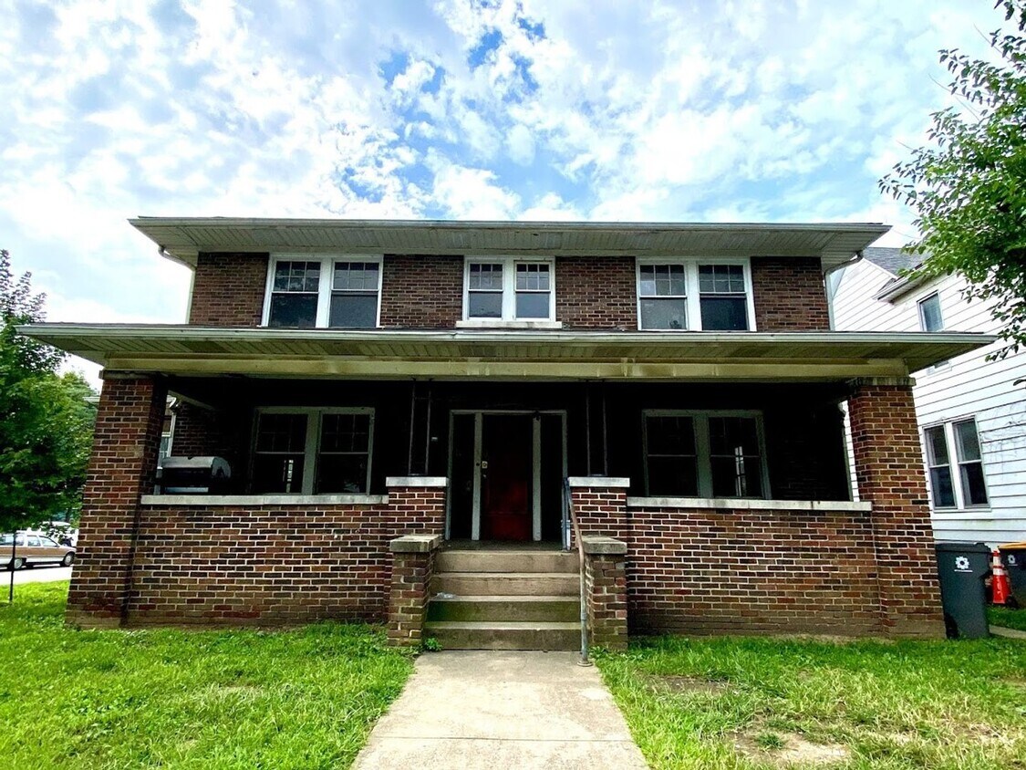 Primary Photo - ***AVAILABLE AUGUST 2027***5 Bed 2 Bath Ho...