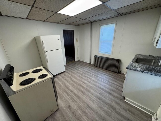 Foto del edificio - 530 Naylor Rd