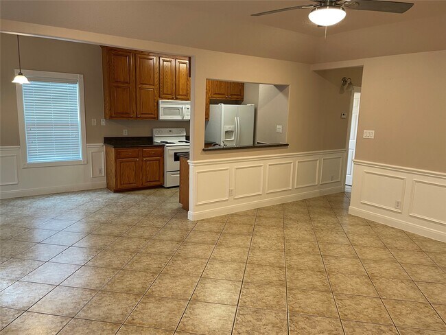 Foto del edificio - 1018 S Booth Ln