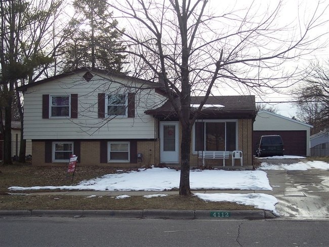 Building Photo - 4112 Stillwell Ave
