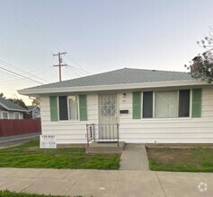 Building Photo - 815 8th St