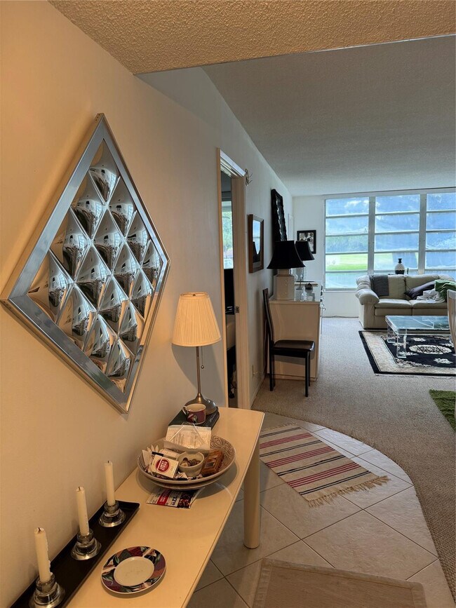 Foto del edificio - 3000 S Course Dr