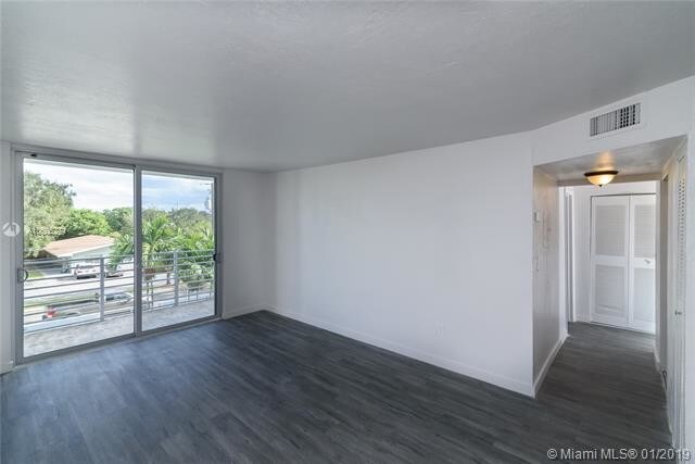 Foto del edificio - 12300 NE 4th Ave