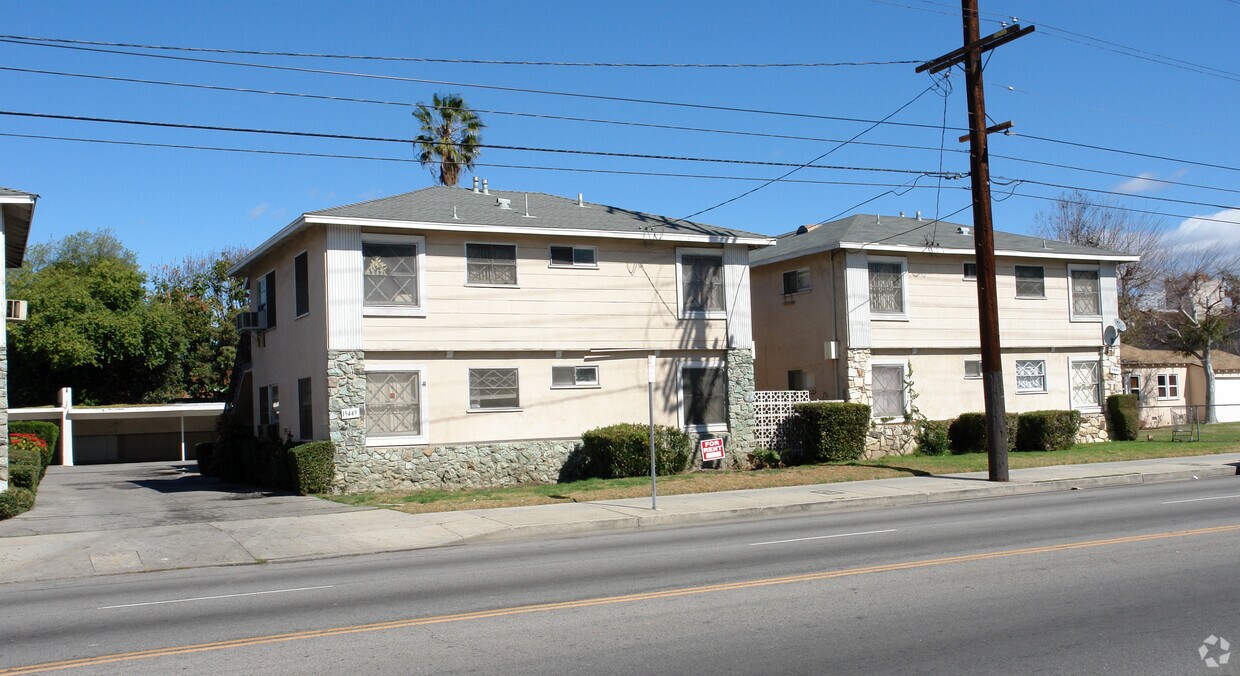 15445-15455 Vanowen St - 15445 Vanowen St