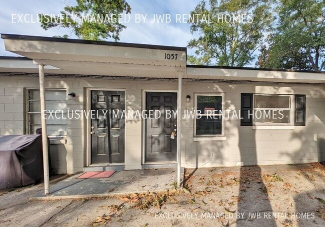 Foto del edificio - 1057 Glencarin St