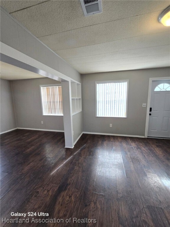 Foto del edificio - 106 Lake Rachard Dr