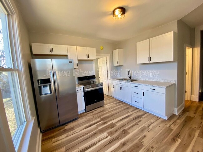 Interior Photo - 317 Grove Street