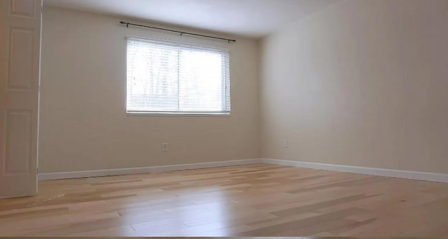 Building Photo - 15 Lordvale Blvd