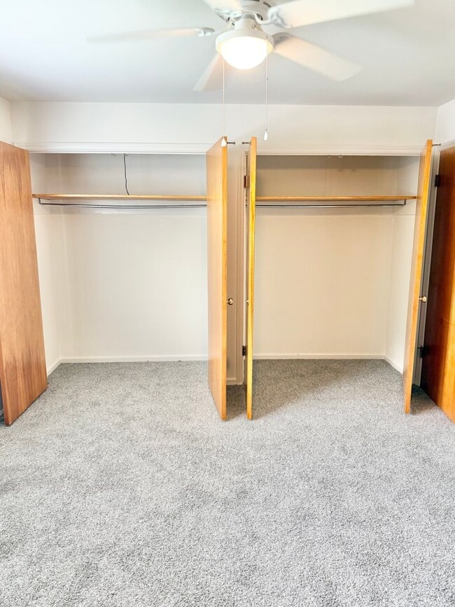 Building Photo - Adorable 2 Bedroom Convenient to I-29, Sho...