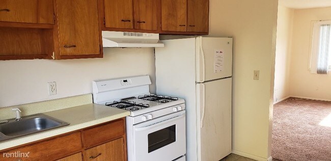 Building Photo - 2 br, 1 bath Apartment - 207 Van Nest St