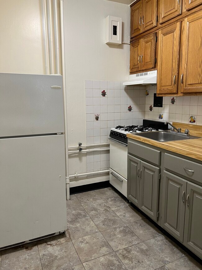 Kitchen - 53 Prospect St