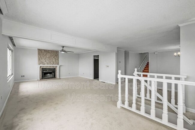 Building Photo - 2451 Balboa Vista Dr