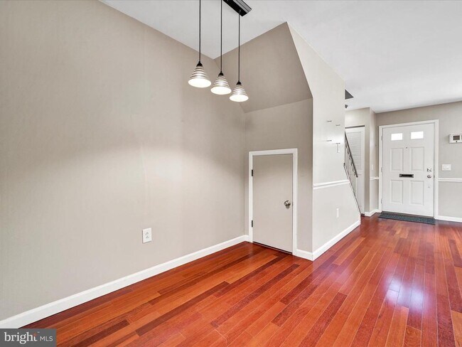 Building Photo - 2409 Hillock Ct
