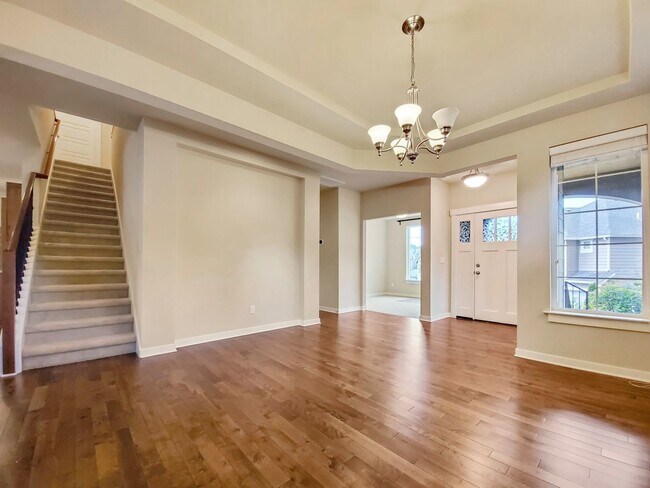 Foto del edificio - Convenient location near I-405 across from...