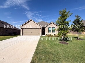 Building Photo - 369 Thoroughbred St