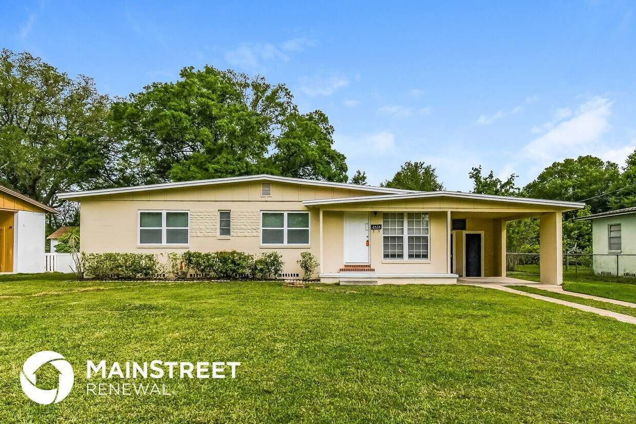Foto principal - 6533 Burgundy Rd S