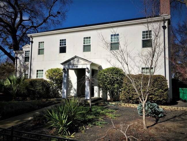 Building Photo - 488 E 3rd St