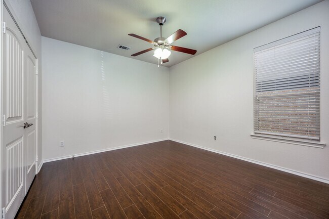 Building Photo - 4604 Shagbark Dr