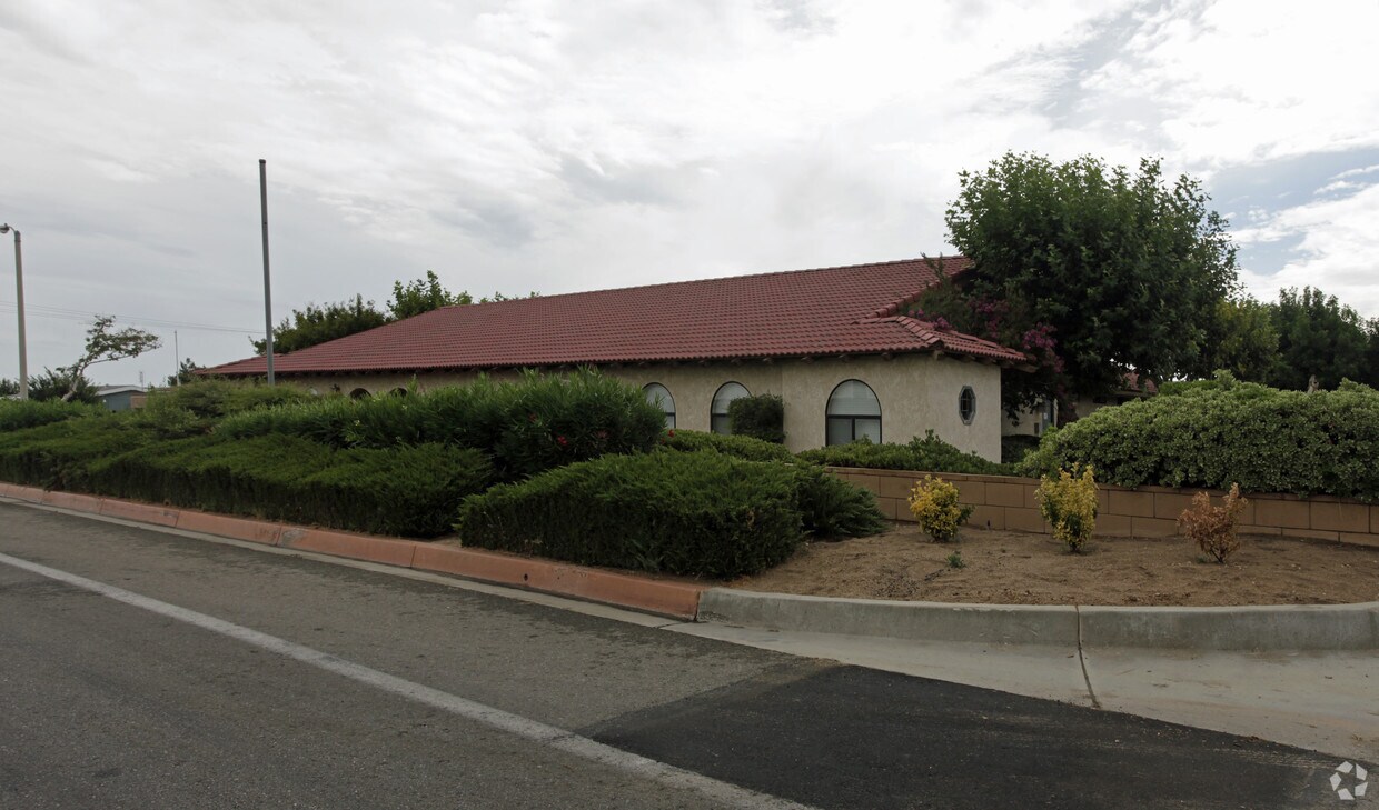 Foto principal - 9161 Santa Fe Ave E