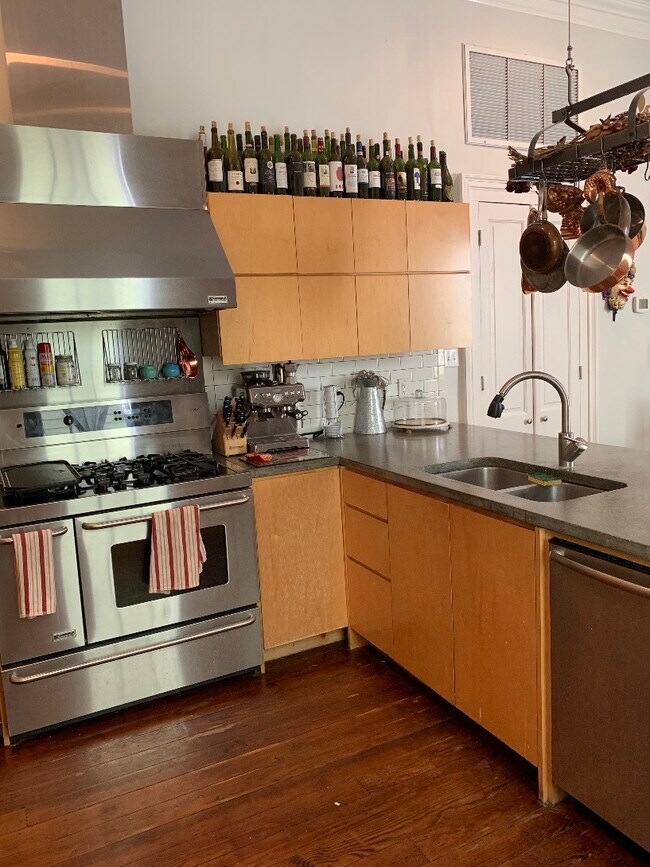 Photo - 1004 Octavia St House