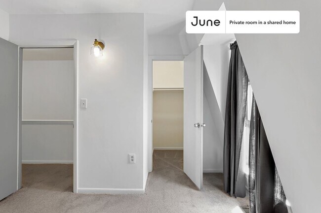 Foto del edificio - Room in Shared 5 bed/3 bath home