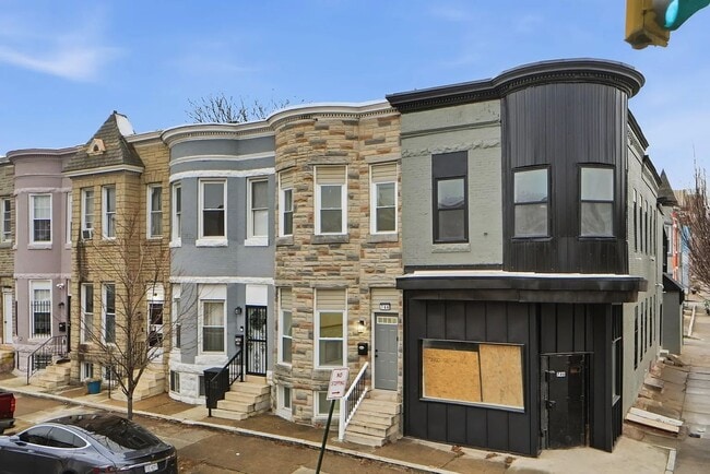 Building Photo - 744 N Patterson Park Ave