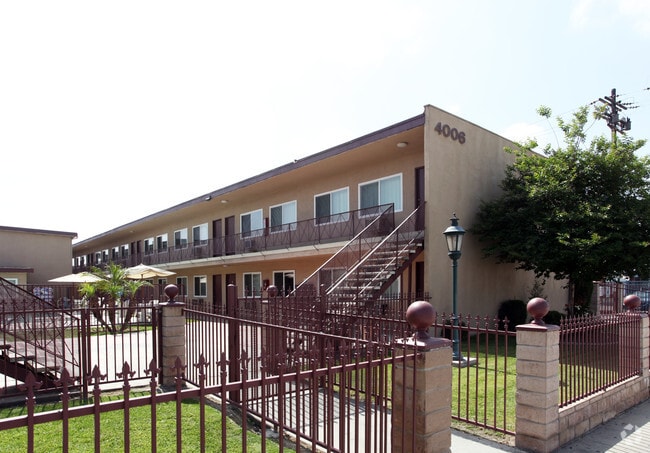 4006 del Puente ¡alejado - 4006 Puente Ave Apartments