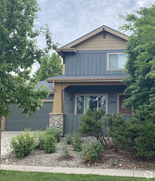 Building Photo - 2944 Des Moines Dr