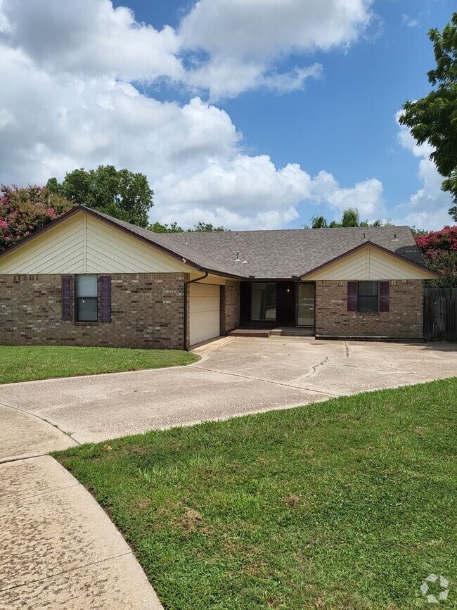 Building Photo - 517 Fenwick Ct