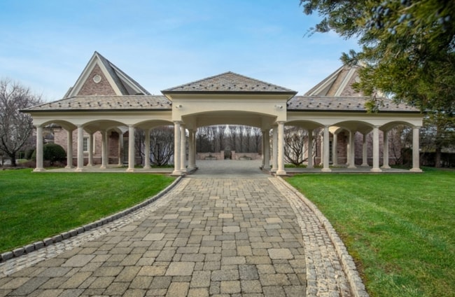 Building Photo - 581 Pottersville Rd