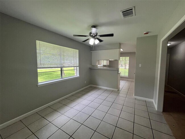 Foto del edificio - 2402 Fawnwood Ln