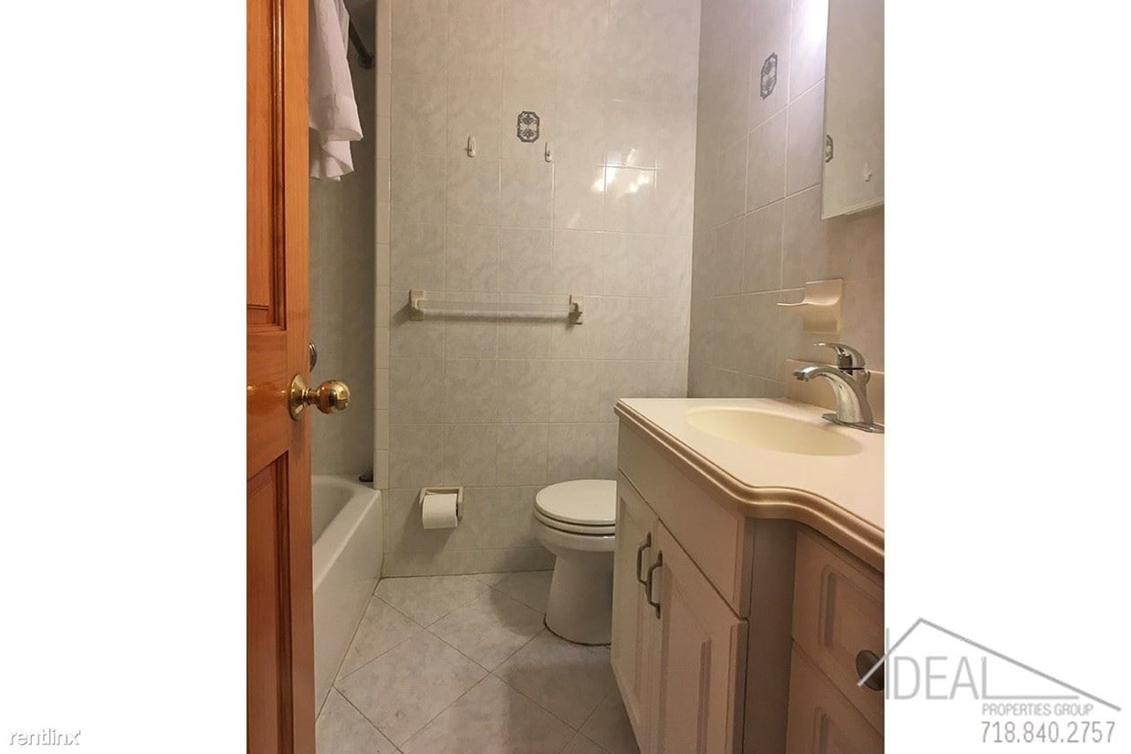 Building Photo - 99 Seeley St