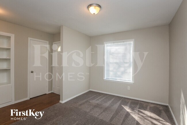 Foto del edificio - 1546 Willowbrook St