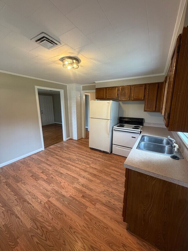Foto del edificio - 632 Stallings Rd