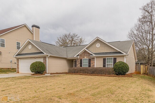 Building Photo - 648 Nine Oaks Cir