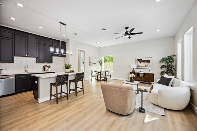 Foto del edificio - 5718 Beall St