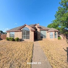 Building Photo - 1454 Cromwell Ct