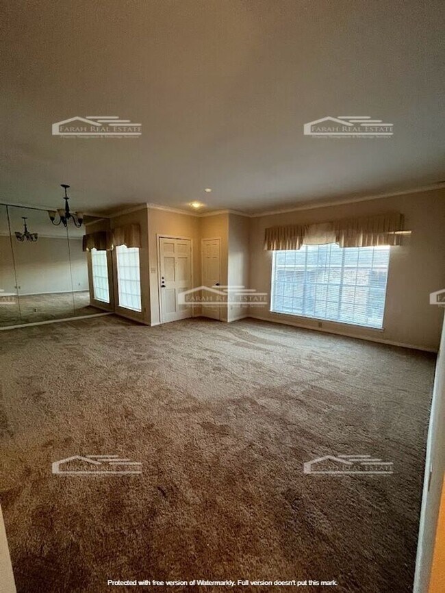 Building Photo - 4407 Bellaire Dr S