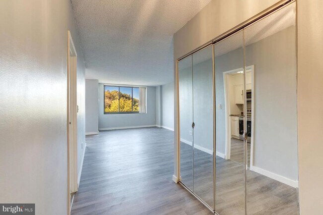Foto del edificio - 5500 Holmes Run Pkwy