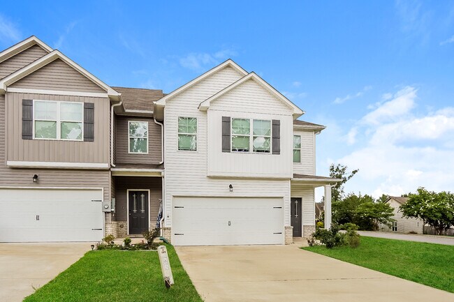 Foto del edificio - 585 The Heights Ln