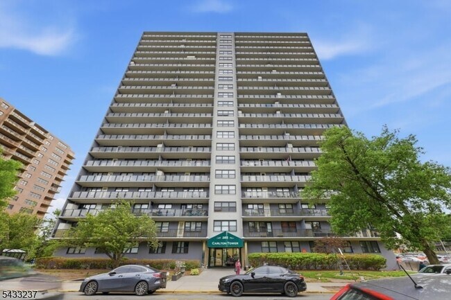 Foto del edificio - 285 Aycrigg Ave