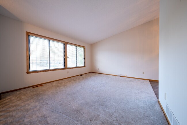 Foto del edificio - 7991 147th St W