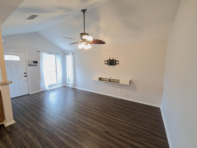 Building Photo - 250 Terrance Ln