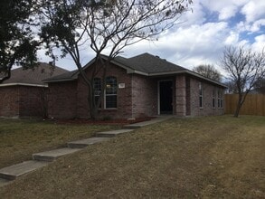 Building Photo - 702 Fleming St